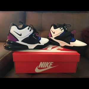 Boys grade school size 6 Nike Air Force 270 new